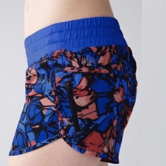 Lululemon Tracker Short IV Size 4 in in Paint Storm Harbor Blue Multi - Picture 1 of 8